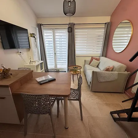 Daire Le Nid Montois, 50m De La De La Baigneuse